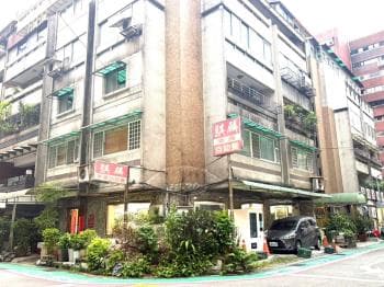 逸仙路三角窗店面 - 台北市 在售物件