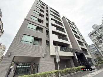 正面綠景層峰美宅 -  物件封面