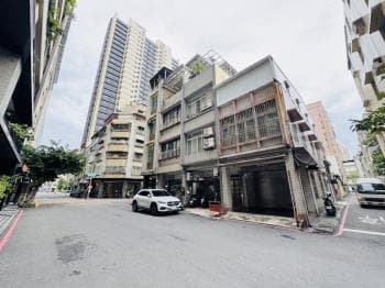 近中央公園文武正街三角窗 -  物件封面
