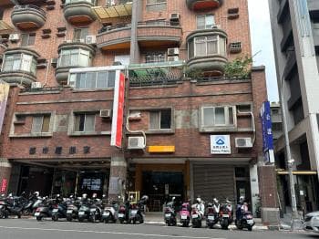 近義享百貨精華金店面 -  物件封面